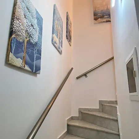 Escape House *