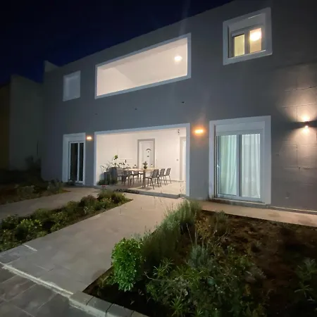 Escape House *