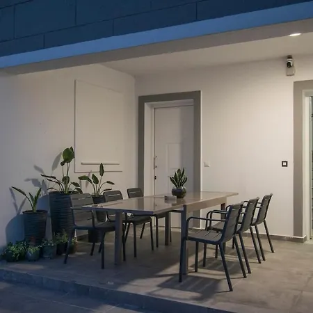 Escape House * Gennadi